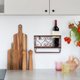 thumbnail image 5 of Estante de pared para vino, soporte para botellas y copas, ideal para bar, cocina, cafetería y tienda., 5 of 7