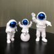 thumbnail image 4 of Juego de 3 de , Juguete, Escultura de Accesorios de Estatua, Decoración Artesanal de Muñecas, para Decoración Del Hogar, Estante, Baoblaze Estatuilla de estatua de astronauta, 4 of 8