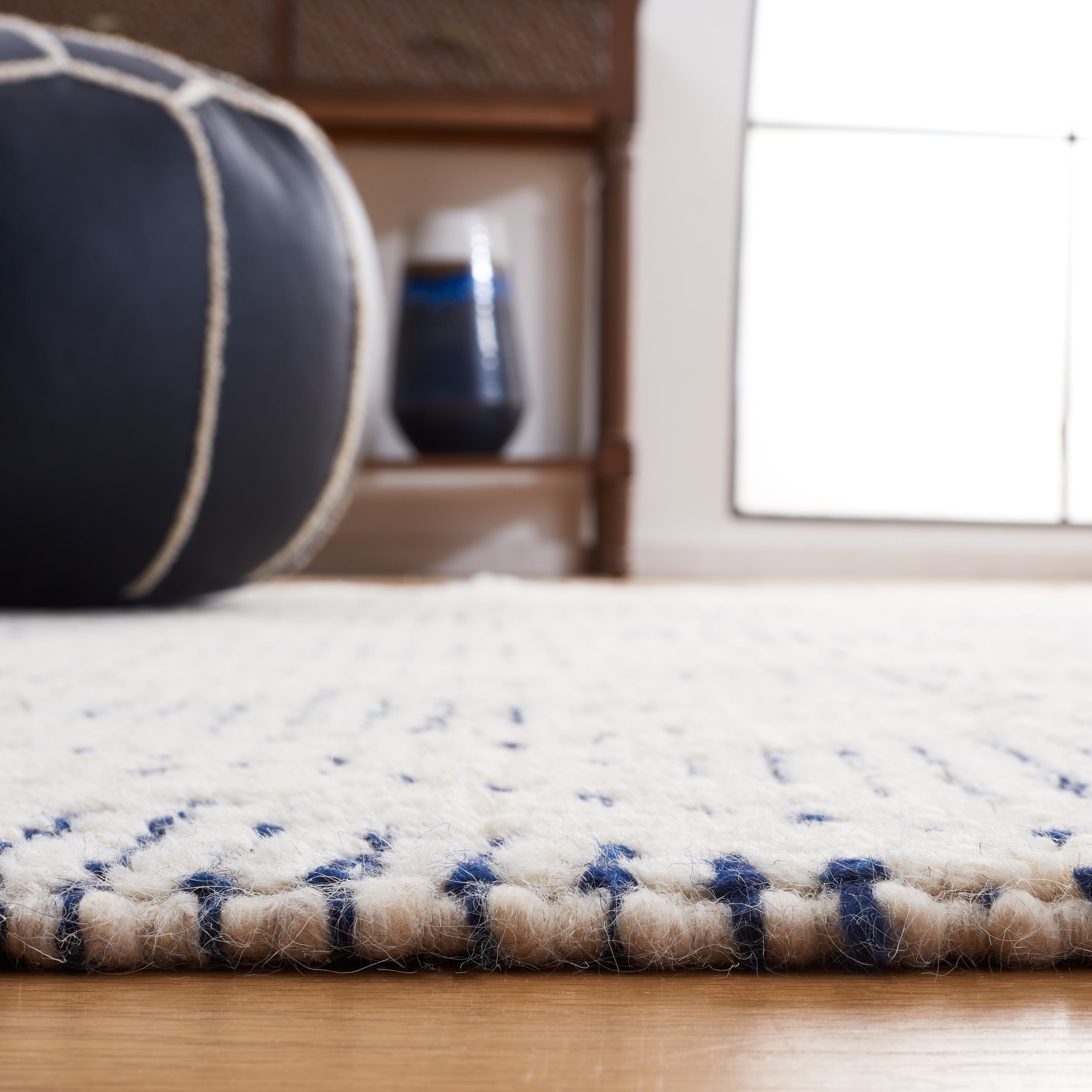 SAFAVIEH Natura Ruadhan Diamond Area Rug, Ivory/Blue, 6' x 9'