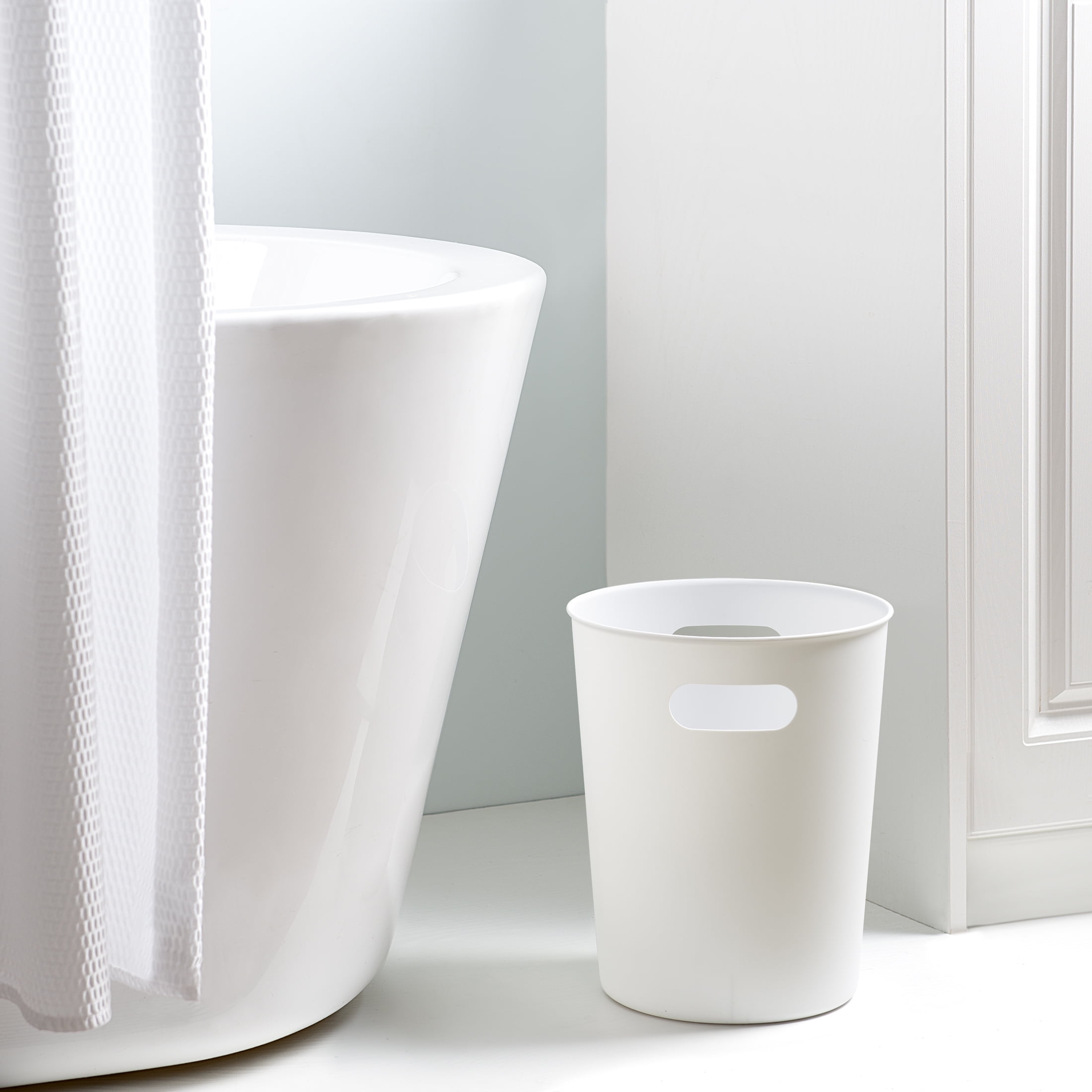 Mainstays Basic White Plastic Bathroom Trash Can 2.64 Gallon