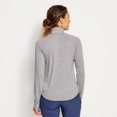 thumbnail image 3 of Camisa Orvis DriCast para mujer con cierre en cuarto, gris pálido, jaspeado, 3 of 7