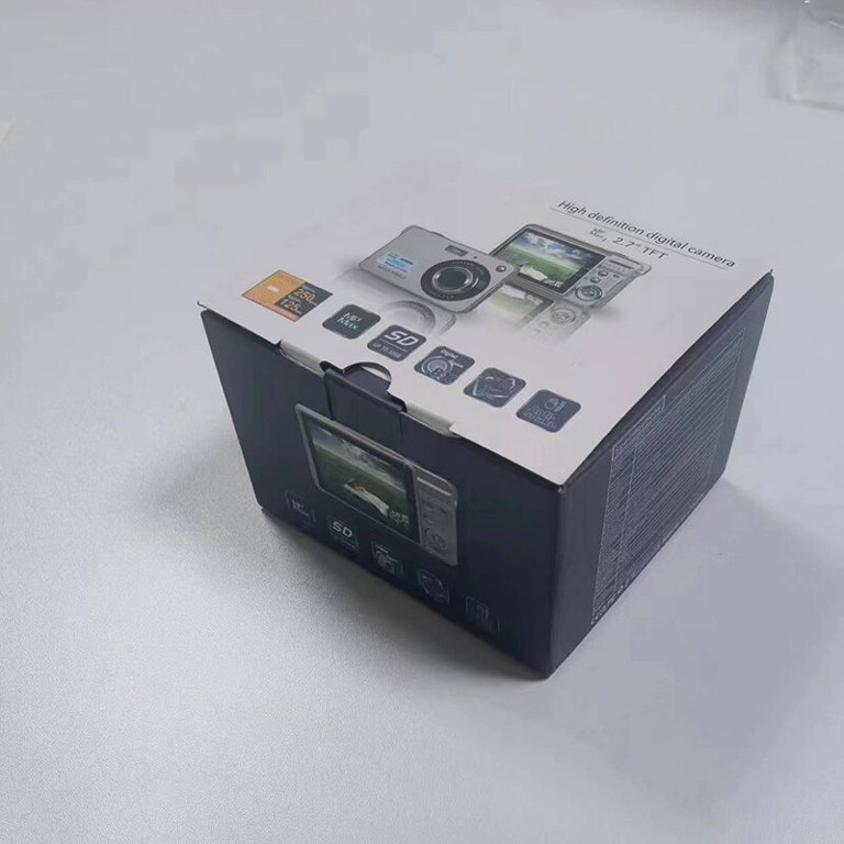 CAMERA　MART Digital Camera Mini Pocket Camera 18MP 2.7 Inch LCD Screen