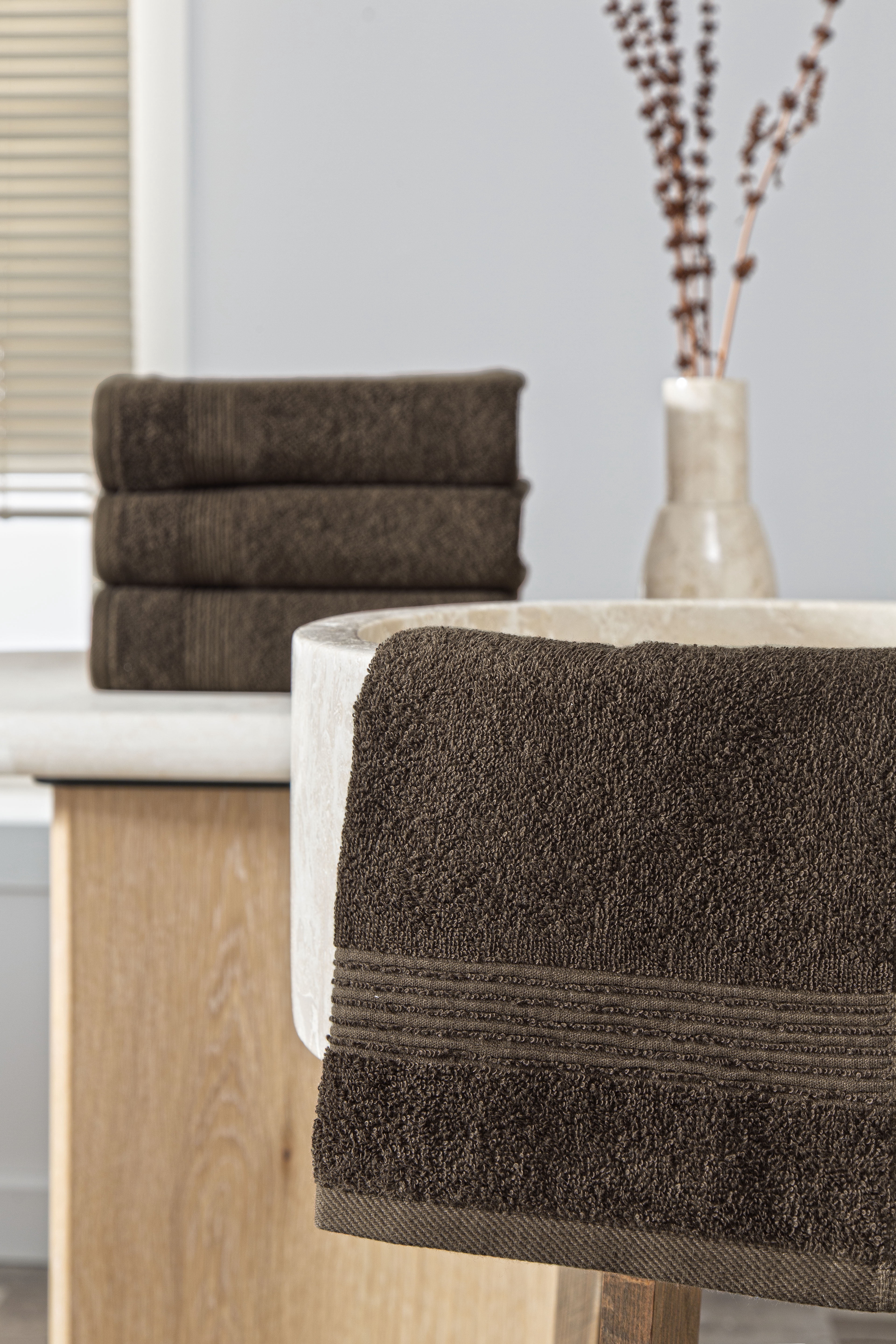 Ozdilek 4-Piece Hand Towels Set, 16x30" 100% Turkish Cotton, Quick-Dry, Lightweight & Absorbent Hand Towels, Soft Hotel Quality Hand Towels for Face, Gym, Spa, Chocolate