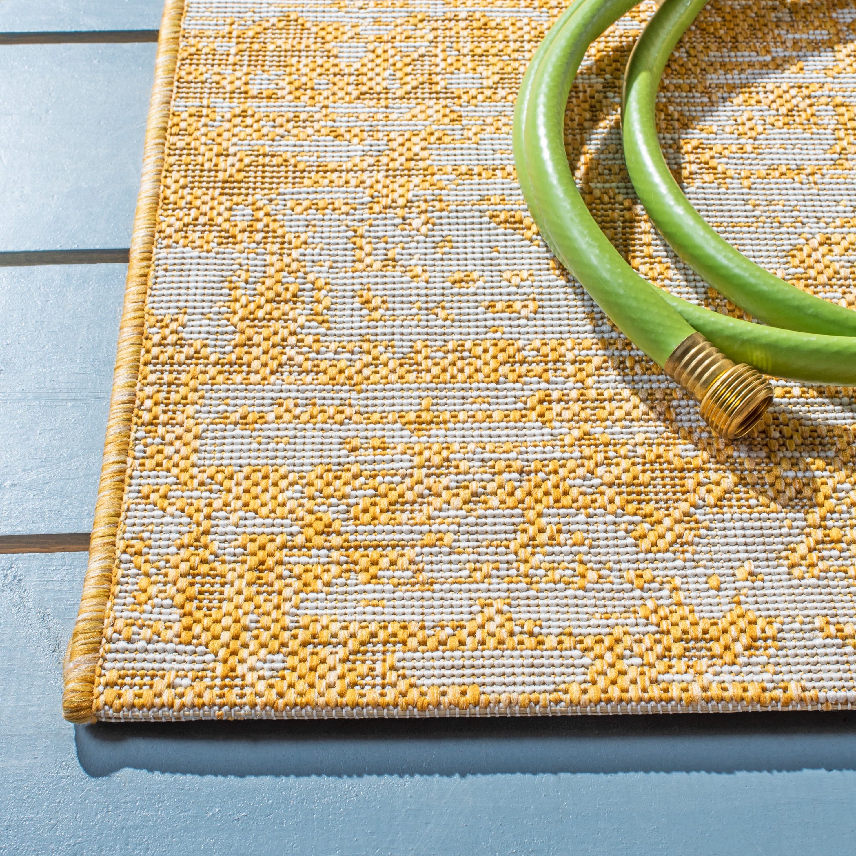 SAFAVIEH Courtyard Isolde Abstract Indoor/Outdoor Runner Rug, Gold/Ivory, 2'3" x 8'