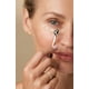 thumbnail image 4 of Crema para contorno de ojos Clé de Peau Beauté Supreme Relillable, 4 of 6