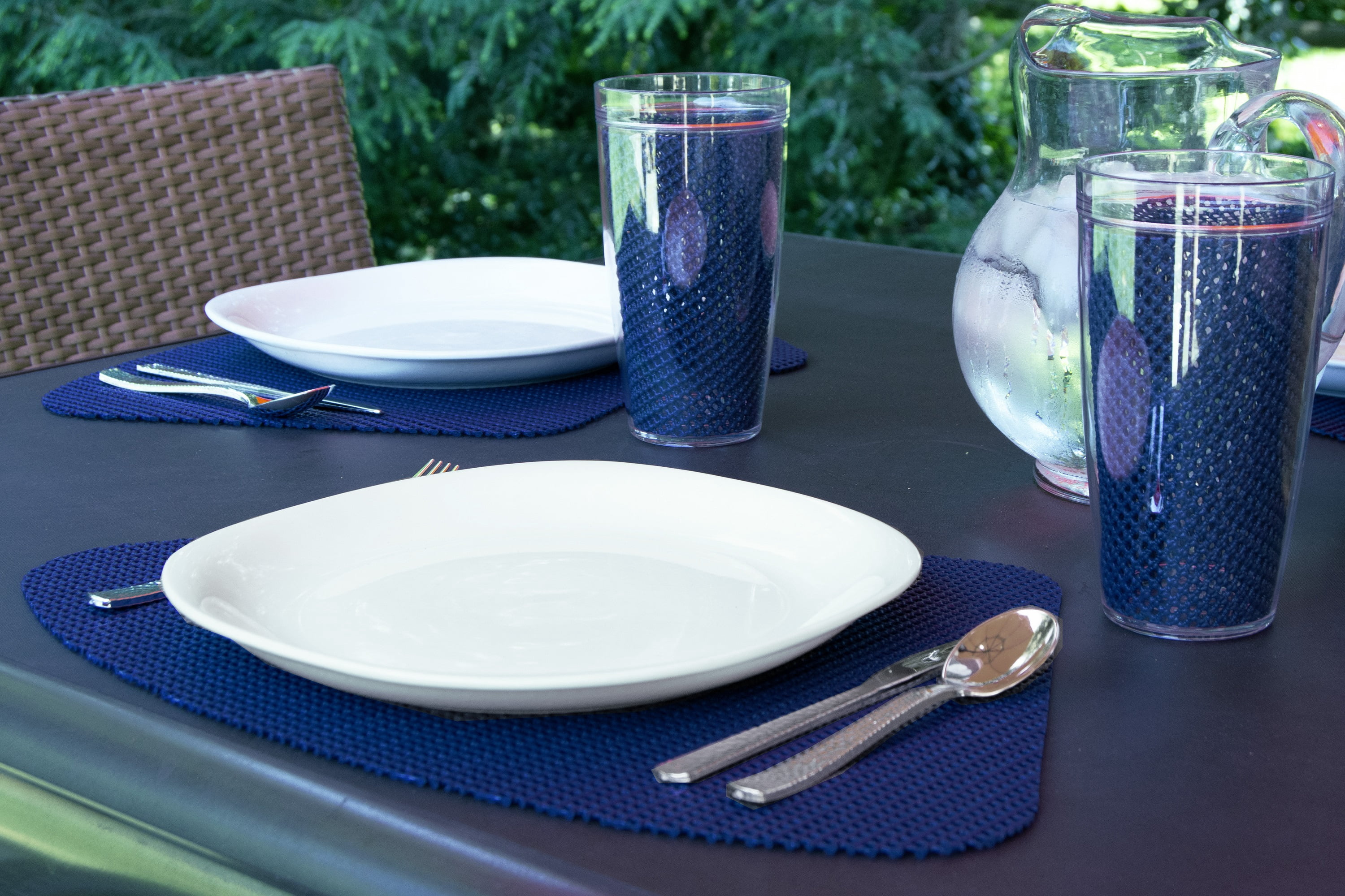 Kraftware Fishnet Wedge Placemats to Add Color to Any Round Outdoor Table (Set of 6) Navy Blue
