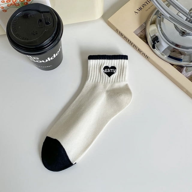 Calcetines cortos para mujer, calcetines japoneses en blanco y negro con pequeña fragancia, calcetines blancos bordados, calcetines estilo universitario para mujer