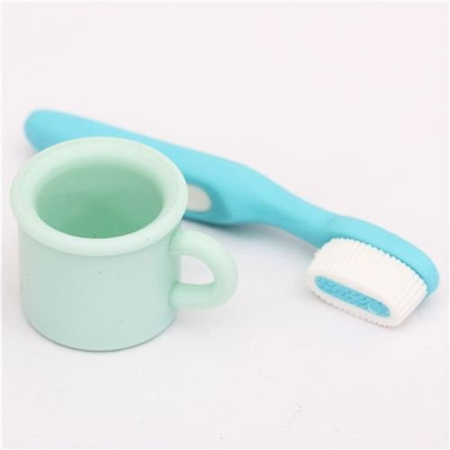 Iwako toothbrush and toothbrush mug eraser blue from Japan