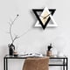thumbnail image 5 of Reloj De Pared Blanco Y Negro Con Personalidad Nórdica Creativa, Decoración De Pared Silenciosa Retro, Reloj De Pared Triangular Para Sala De Estar Y Oficina Moyic HA035980-00, 5 of 6