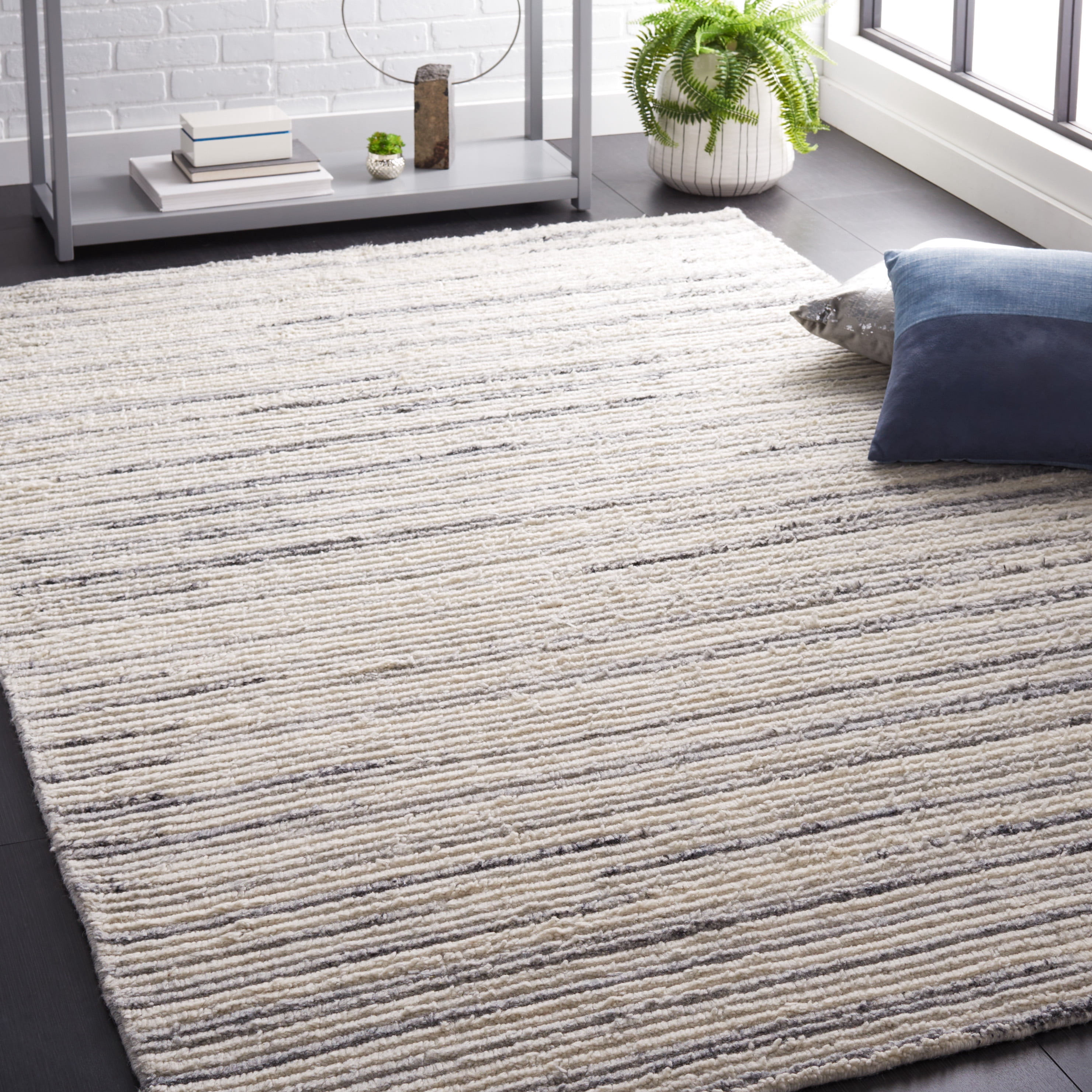 SAFAVIEH Casablanca Blake Distressed Area Rug, Grey/Ivory, 5' x 8'