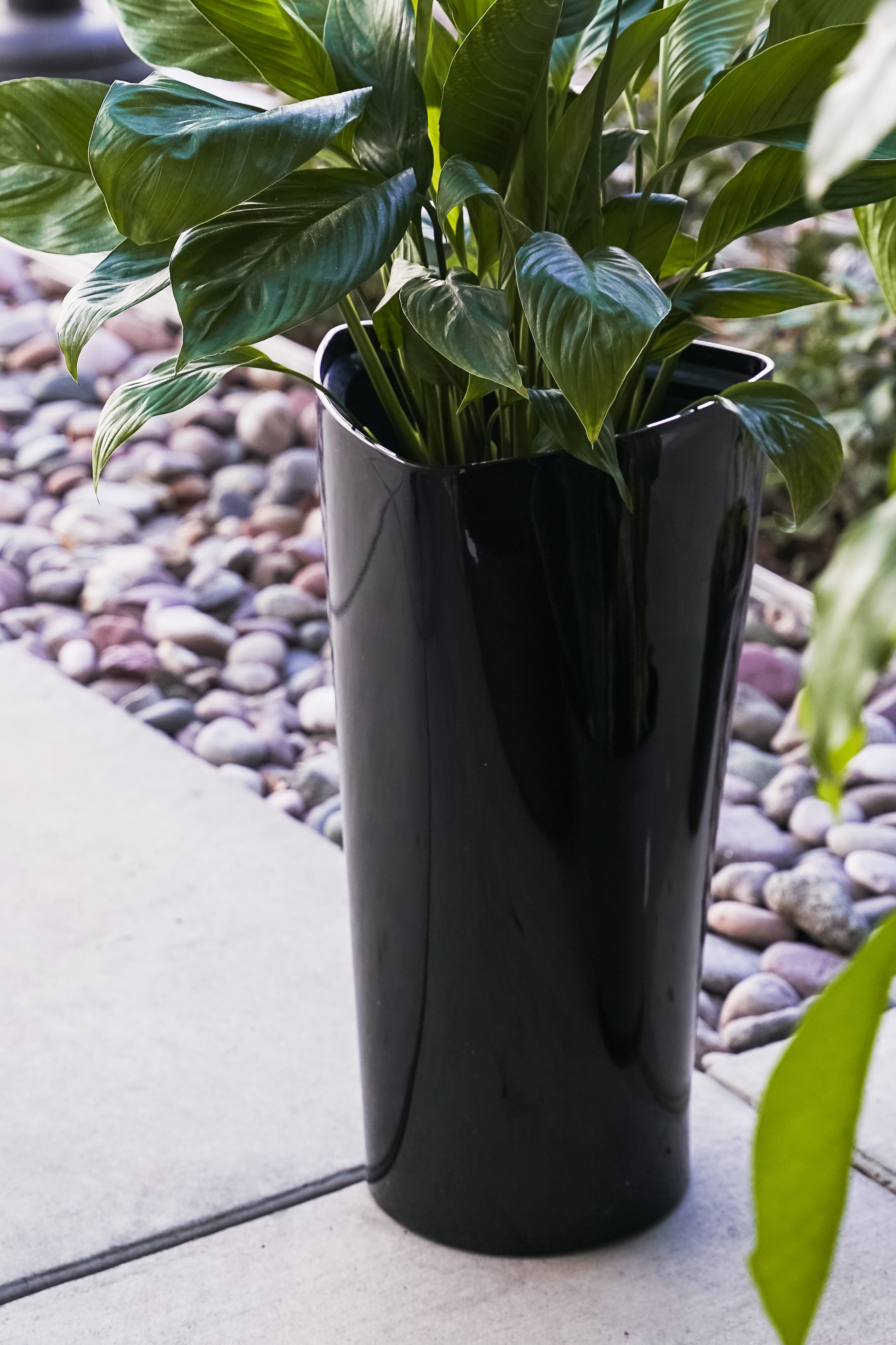 XBrand 22.4" H Plastic Self Watering Indoor Outdoor Triangle Planter Pot w/Glossy Finish, Tall Decorative Gardening Pot Black