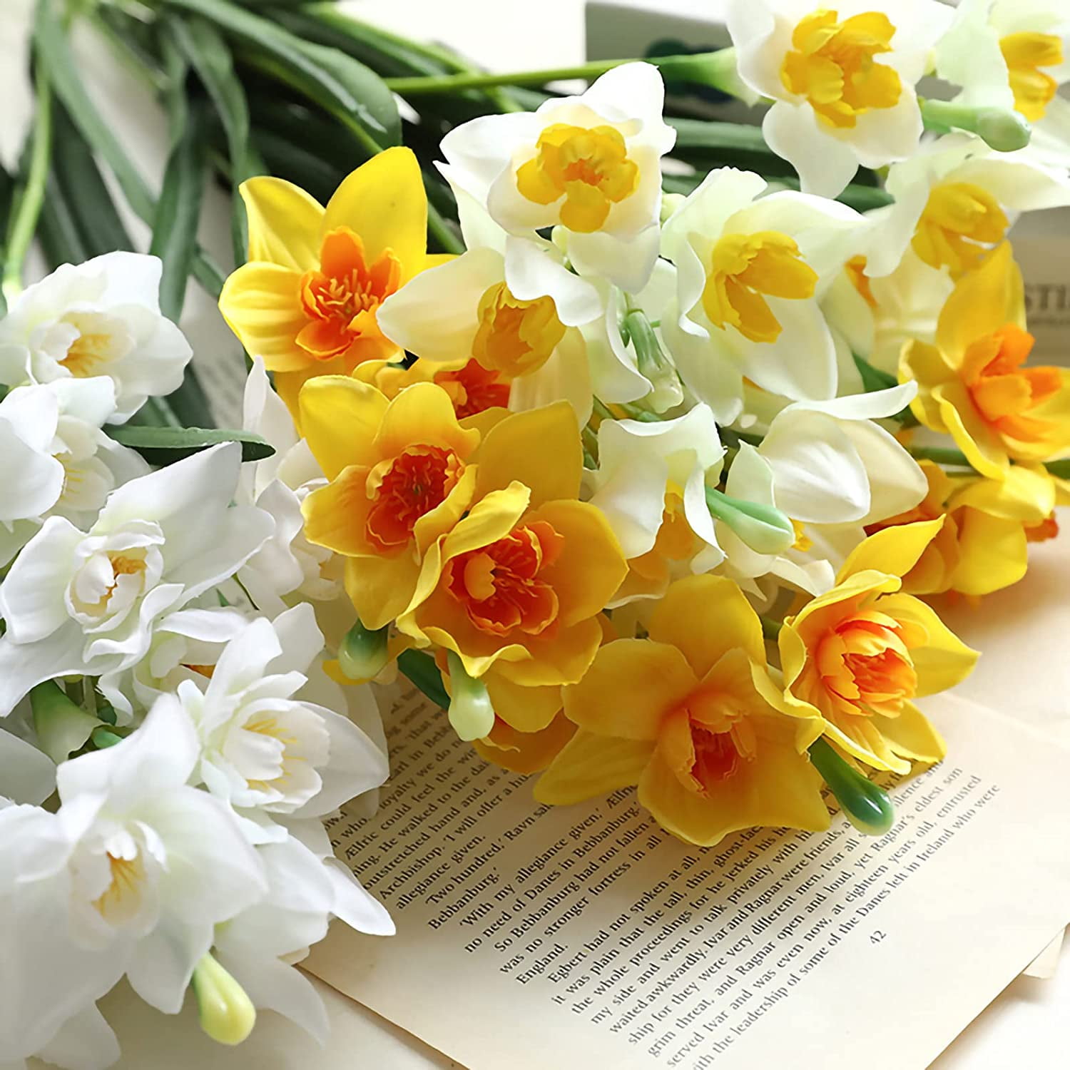 Artificial Daffodils Flowers White Narcissus Spring Flower Fake Silk Flower Arrangement for Home Wedding Outdoor Front Door Decor (, White)