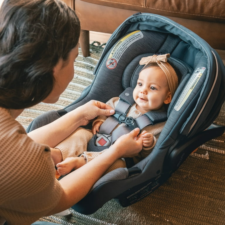 Chicco KeyFit Max Zip ClearLux Extended-Use Infant Car Seat and