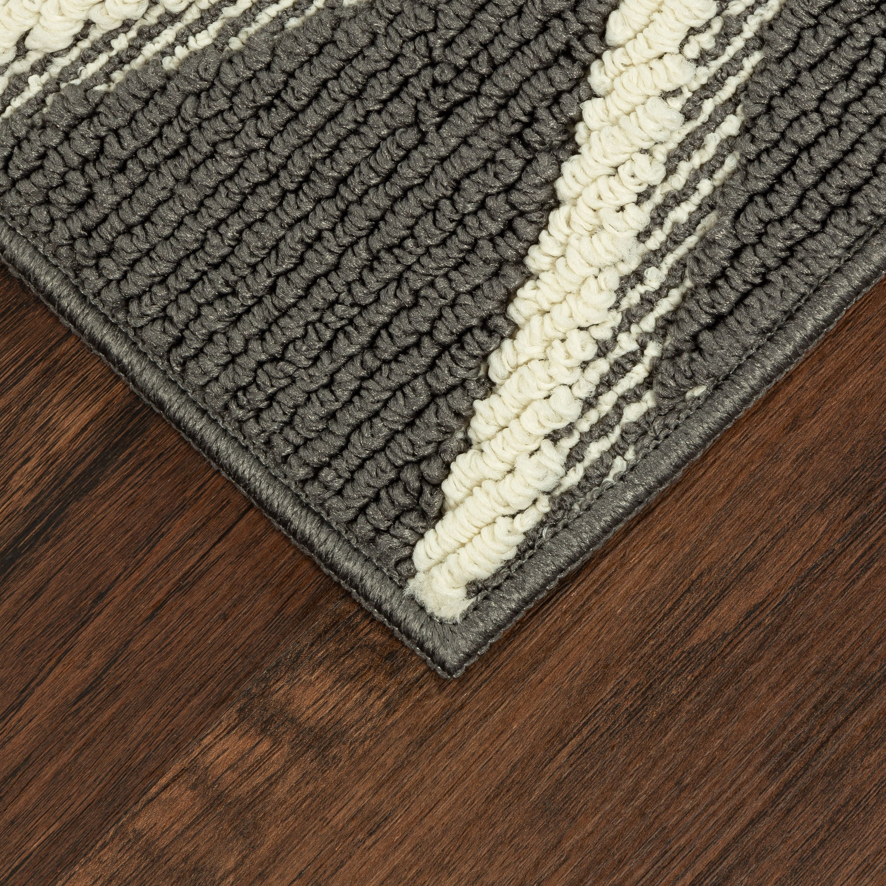 (2 pack) Mainstays Diamond Geometric High Low Pile Gray Indoor Accent Rug, 1'8"x2'6"