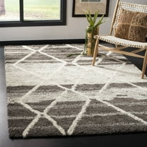 SAFAVIEH Casablanca Kapoor Geometric Diamonds Wool Shag Area Rug, Sand/Ivory, 4' x 6'