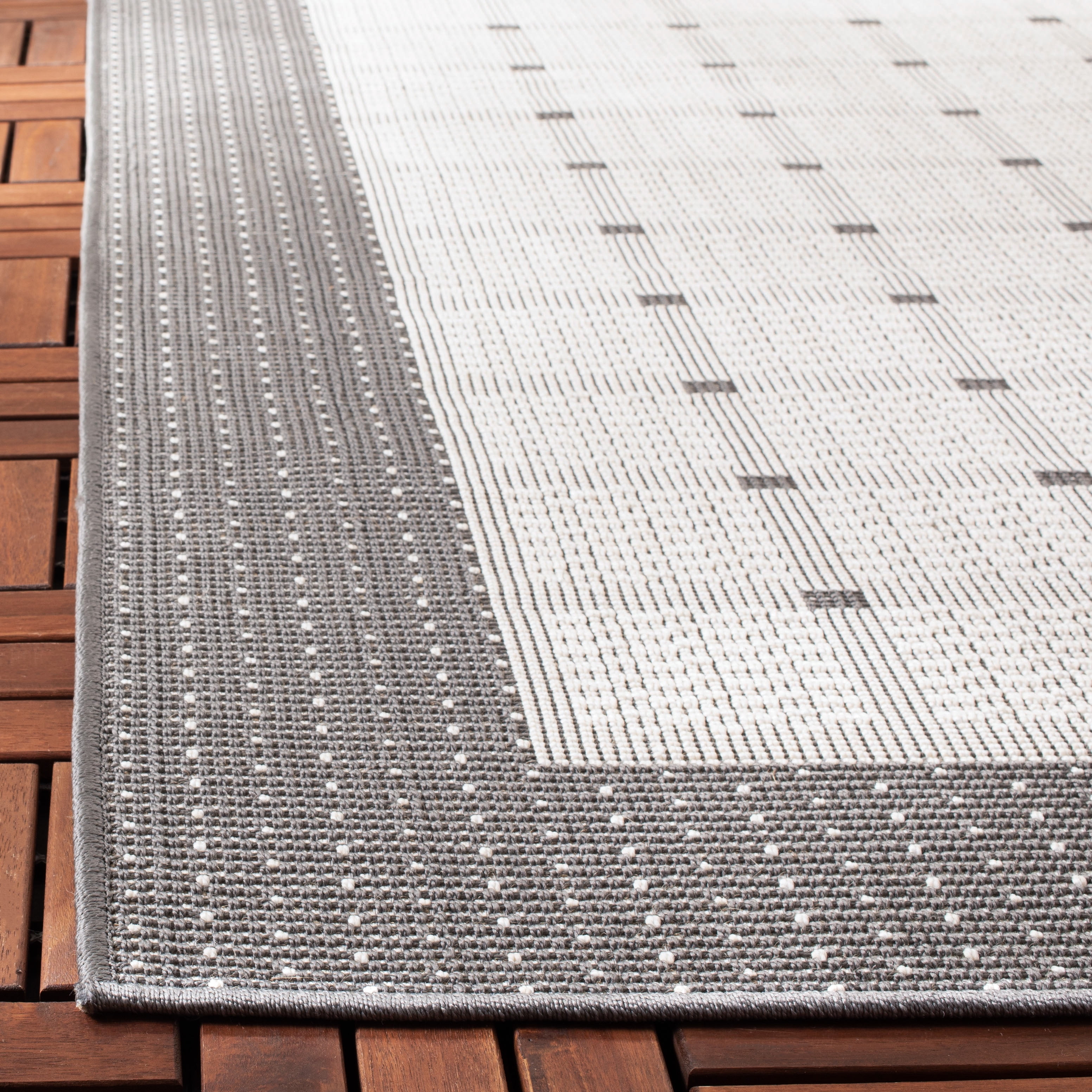 SAFAVIEH Machine Washable Rug Indoor/Outdoor Bermuda Collection - Bermuda Lynwood Geometric Indoor/Outdoor Area Rug Grey/Ivory, 9' x 12'