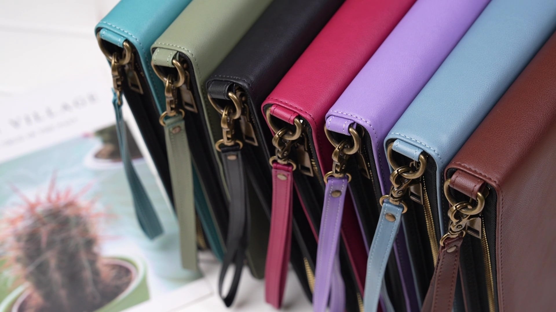 Wason A4 Portfolio with Zipper - Leather PU Padfolio with Detachable Ring Binder and Writing Notepad Holder, Conference File Multi-Pockets Organizer for Office Travel School (Green)