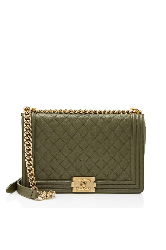 Pre-Owned Chanel Caviar Leather New Medium Boy Bag