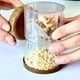 thumbnail image 5 of Molinillo de nueces manual premium para hornear con base antideslizante, tritura nueces, chocolate y especias sin esfuerzo, ideal para chefs y panaderos caseros. Aestivo | Marrón | AESTIVO, 5 of 7