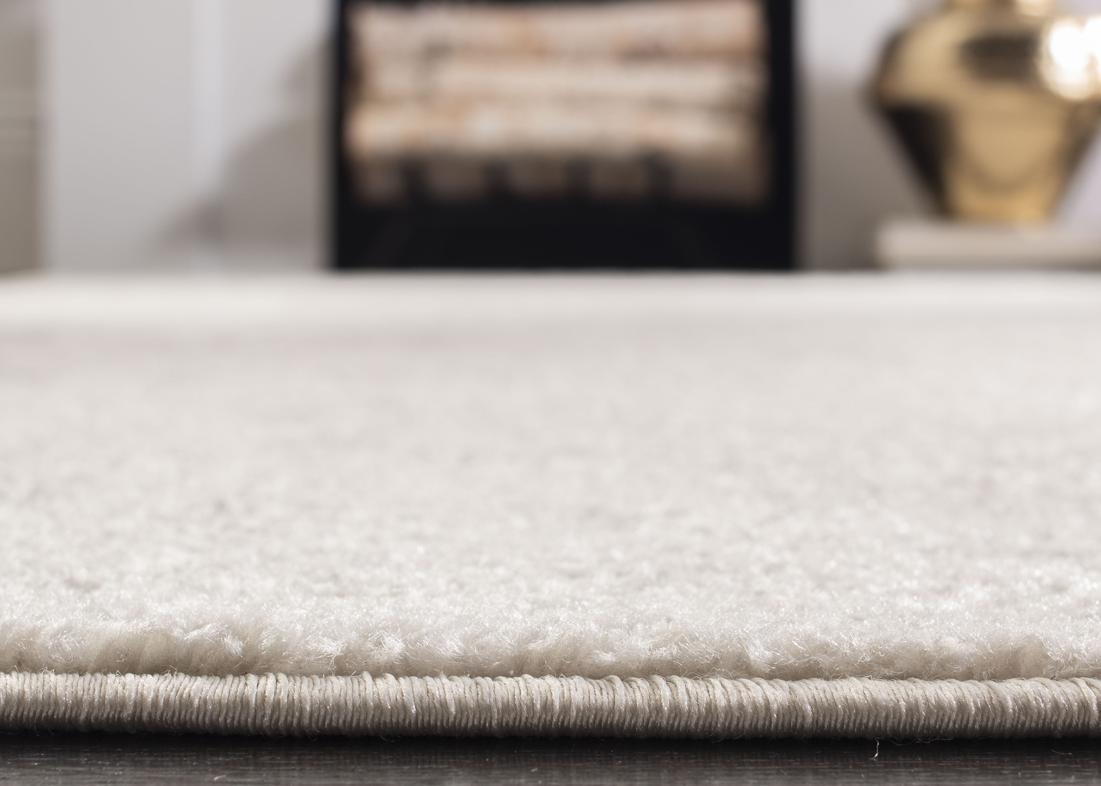 SAFAVIEH Adirondack Wyatt Traditional Distressed Area Rug, Ivory/Silver, 4' x 6' - Transitional Modern Design, Ivory & Silver, Ideal for Living Room, Bedroom, Dining Space, Entryway, Bathroom, Bedsid