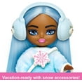 thumbnail image 4 of Poupée Barbie Extra Mini Minis de Voyage avec Cheveux Bleus et Accessoires, 4 of 6