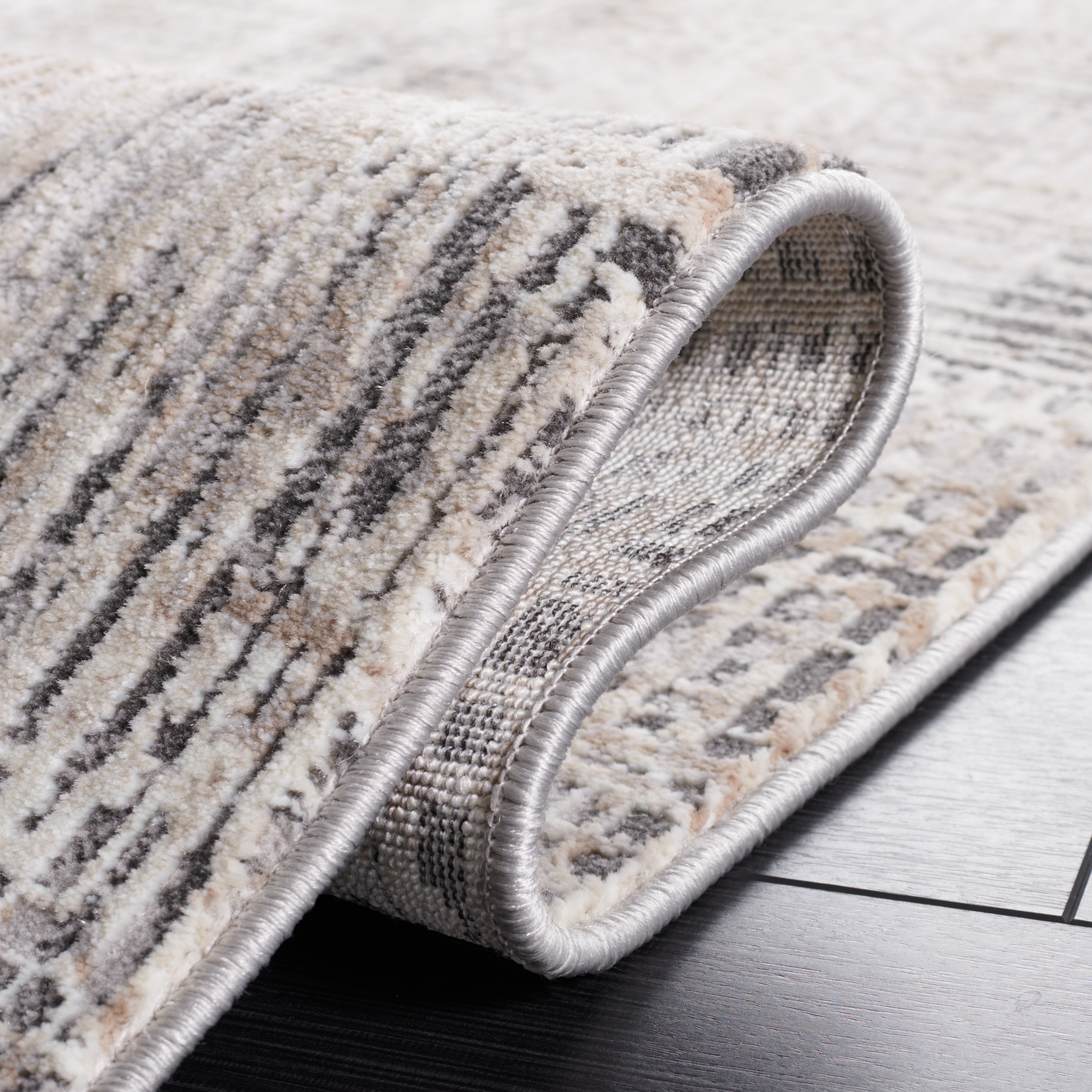 SAFAVIEH Vogue Martha Abstract Area Rug, Gray/Beige, 6'7" x 6'7" Square