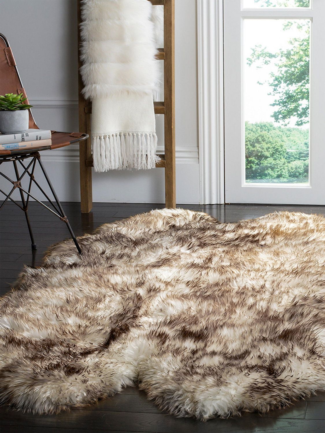 NEW ZEALAND SHEEPSKIN QUATTRO RUG 4' X 6'