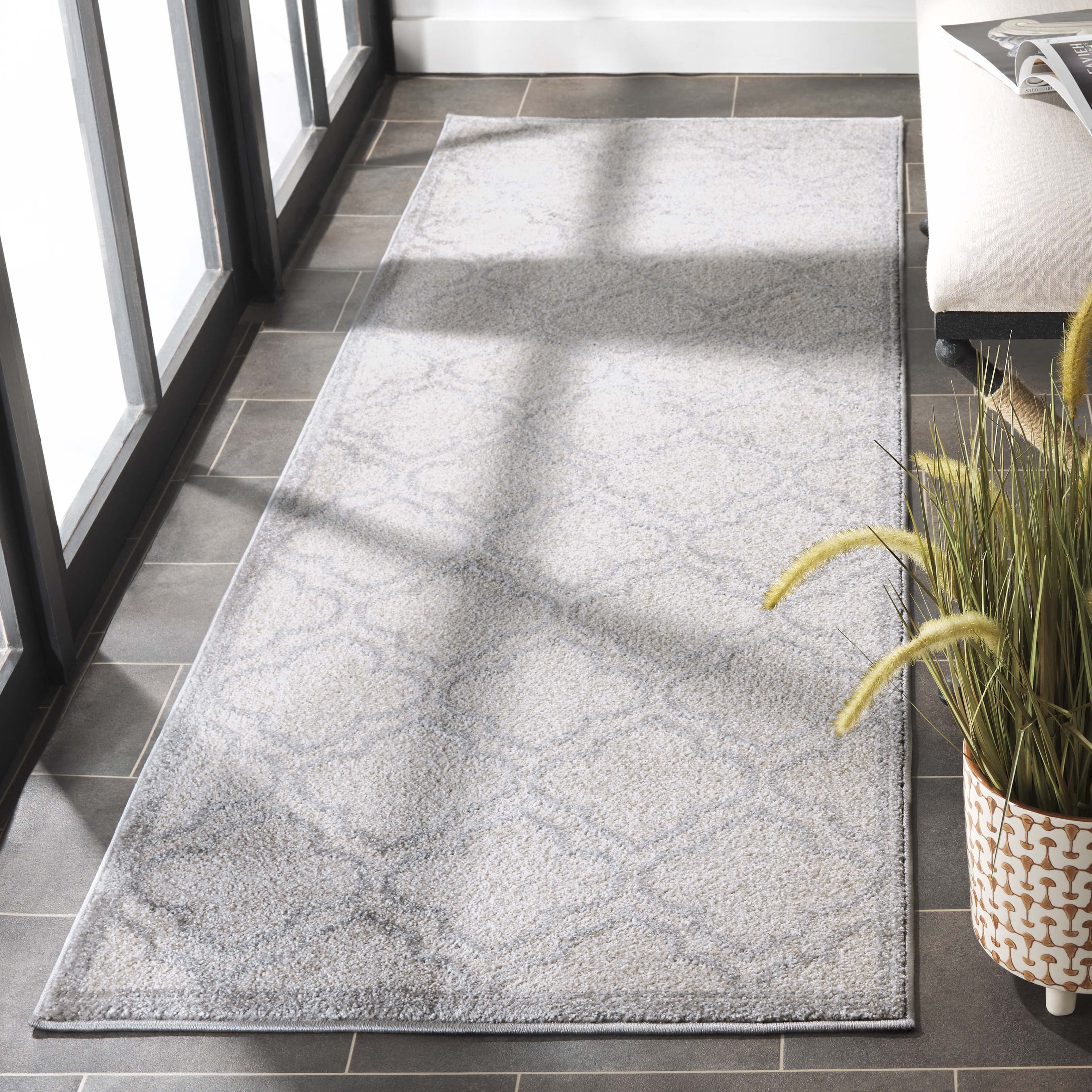 Safavieh Amherst Wilson Geometric Runner Rug, Light Gray/Ivory, 2'3" x 13'