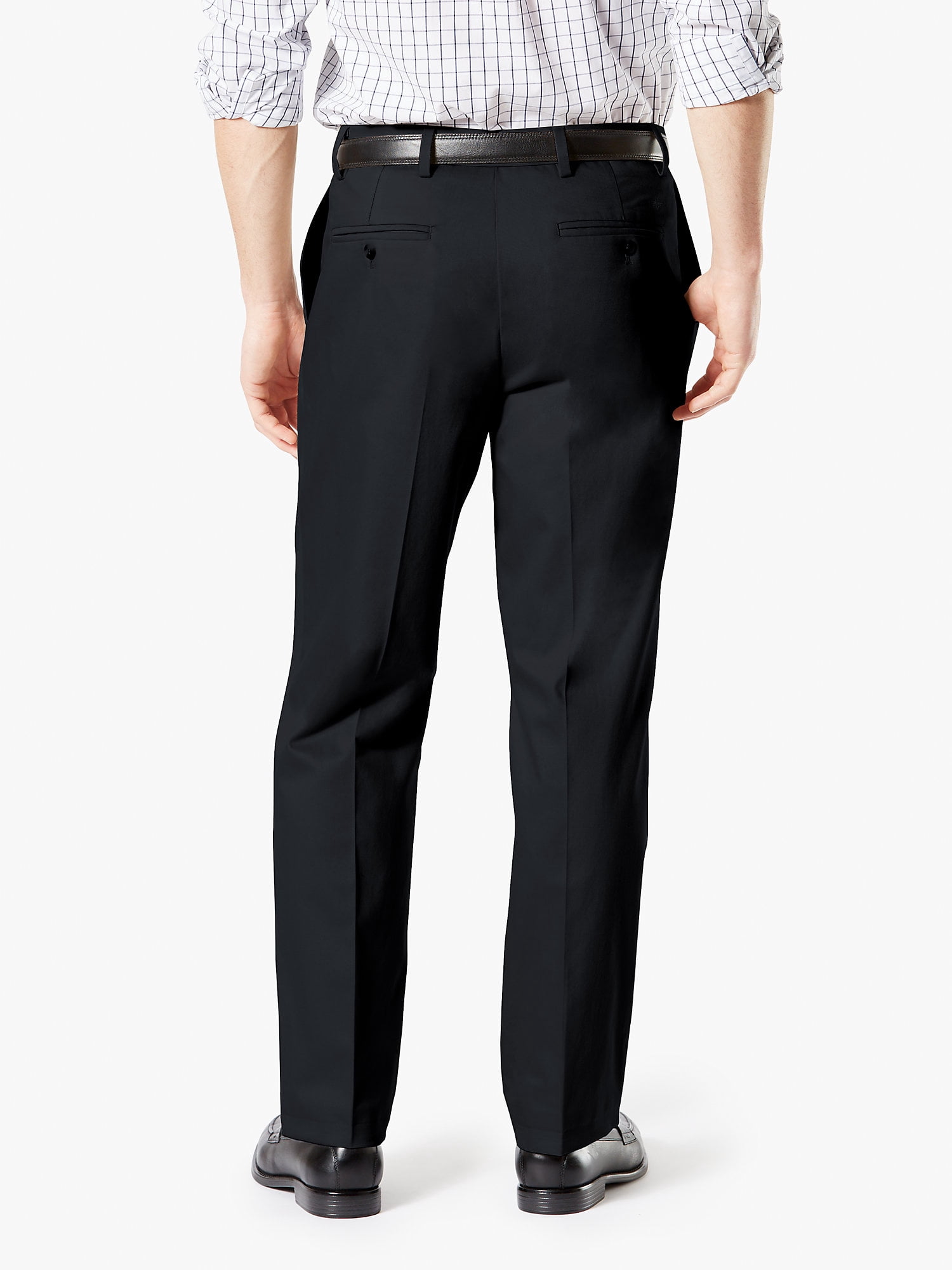 Dockers Men's Pleated Classic Fit Signature Khaki Lux Cotton Stretch Pants