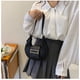 thumbnail image 5 of Bolso de moda con forma de media luna para debajo del brazo, 5 of 5