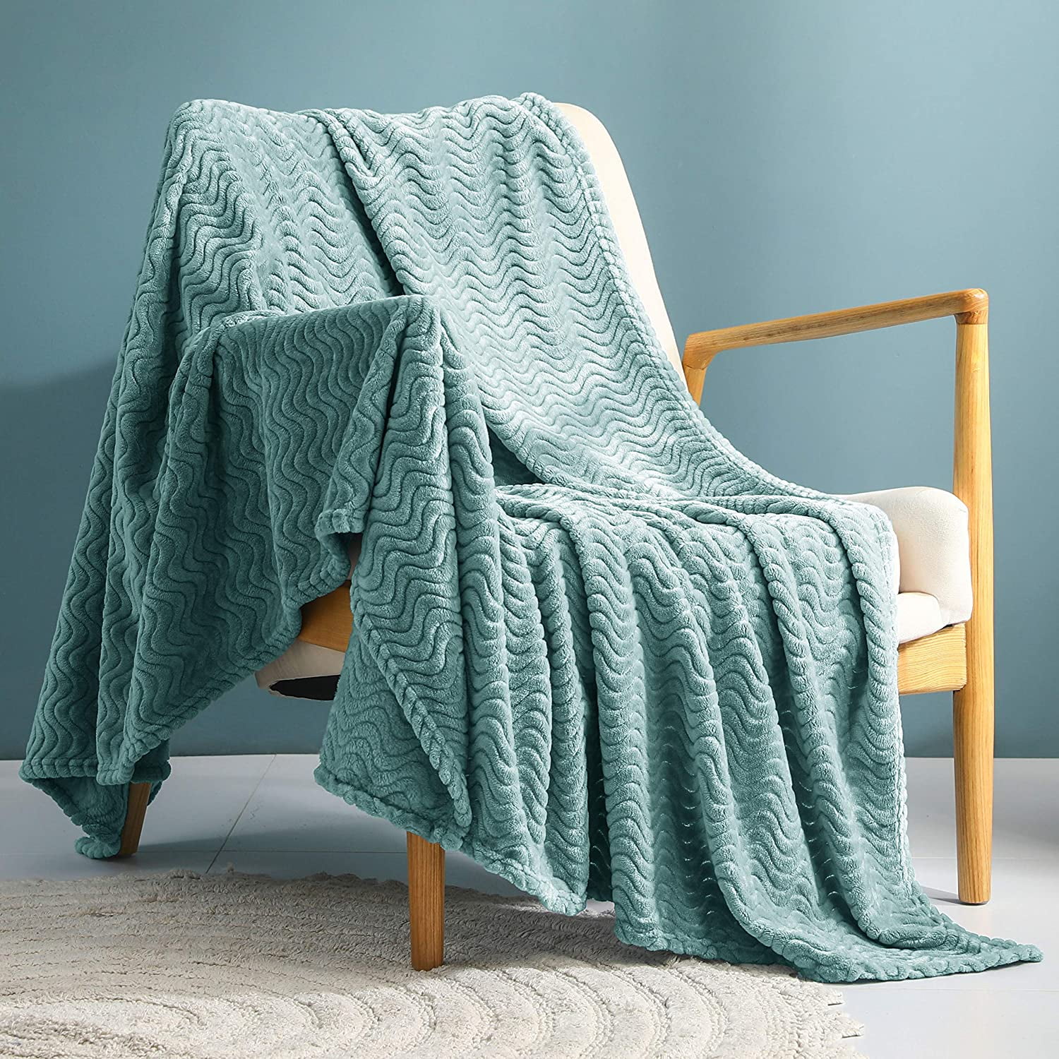 Exclusivo Mezcla Large Flannel Fleece Throw Blanket, Jacquard Weave