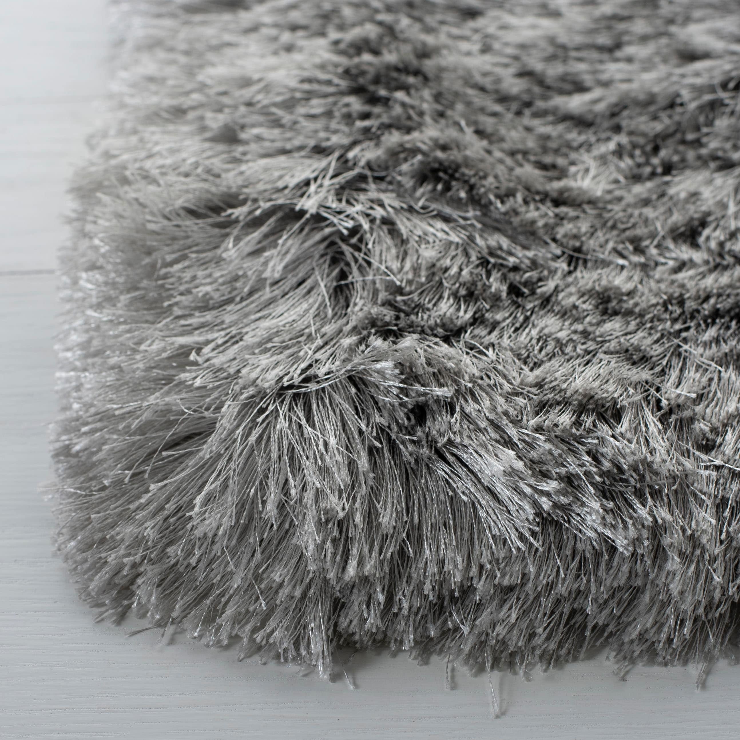 SAFAVIEH Ocean Trellis Solid Plush Polyester Shag Area Rug, Silver, 6' x 6' Square