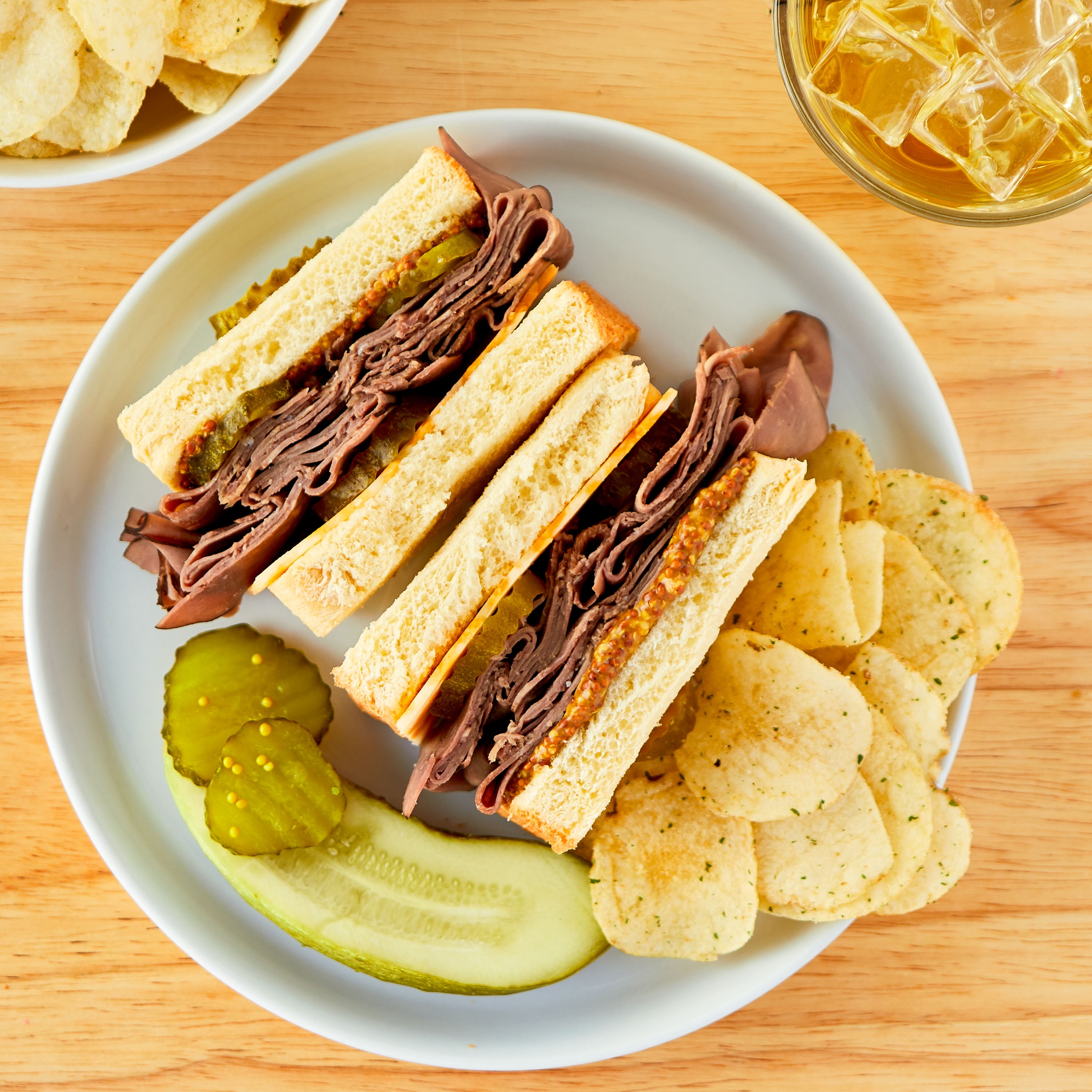 Great Value Roast Beef Lunchmeat, 7 oz Plastic Tub