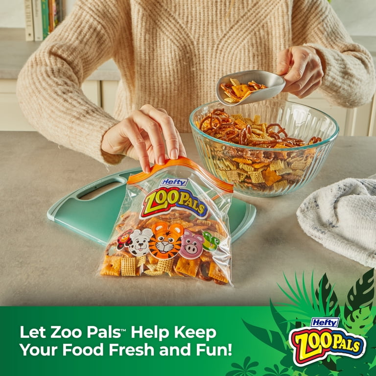 12 pack) Hefty Zoo Pals Press to Close Sandwich Bags, 50 Count