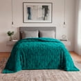 thumbnail image 3 of Cobertor Ligero King Size Elefantito Esmeralda Color Verde  Suave Textura 3D, 3 of 6