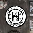 thumbnail image 2 of Placa Metal Vintage Letra H Blanca Y Negra Pintura Hierro Redonda Pared 30x30cm, 2 of 8