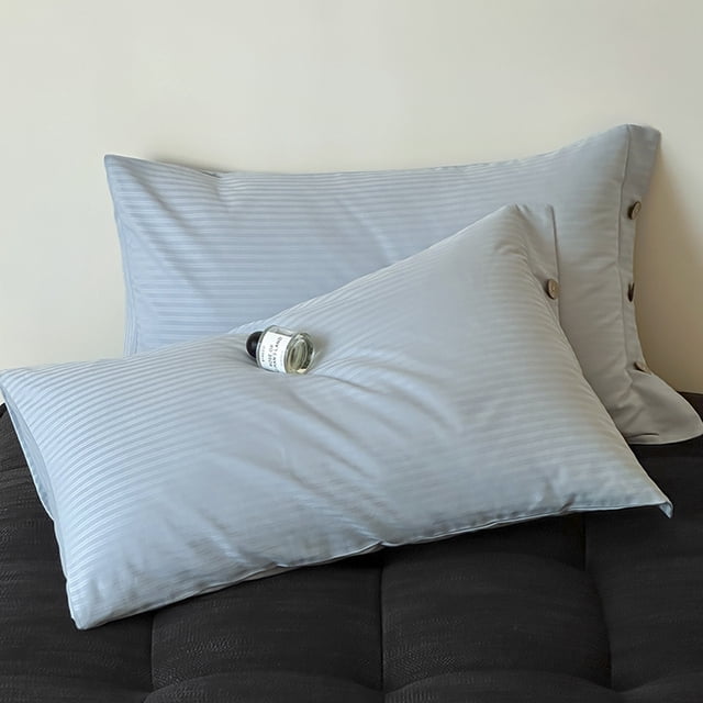 Xiao Hua Juego de 2 fundas de almohada 100 % algodón, tamaño estándar, con ribete de botones, suaves y duraderas, con un efecto refrescante premium para cama (48 x 73 cm, tira fina, gris azulado).