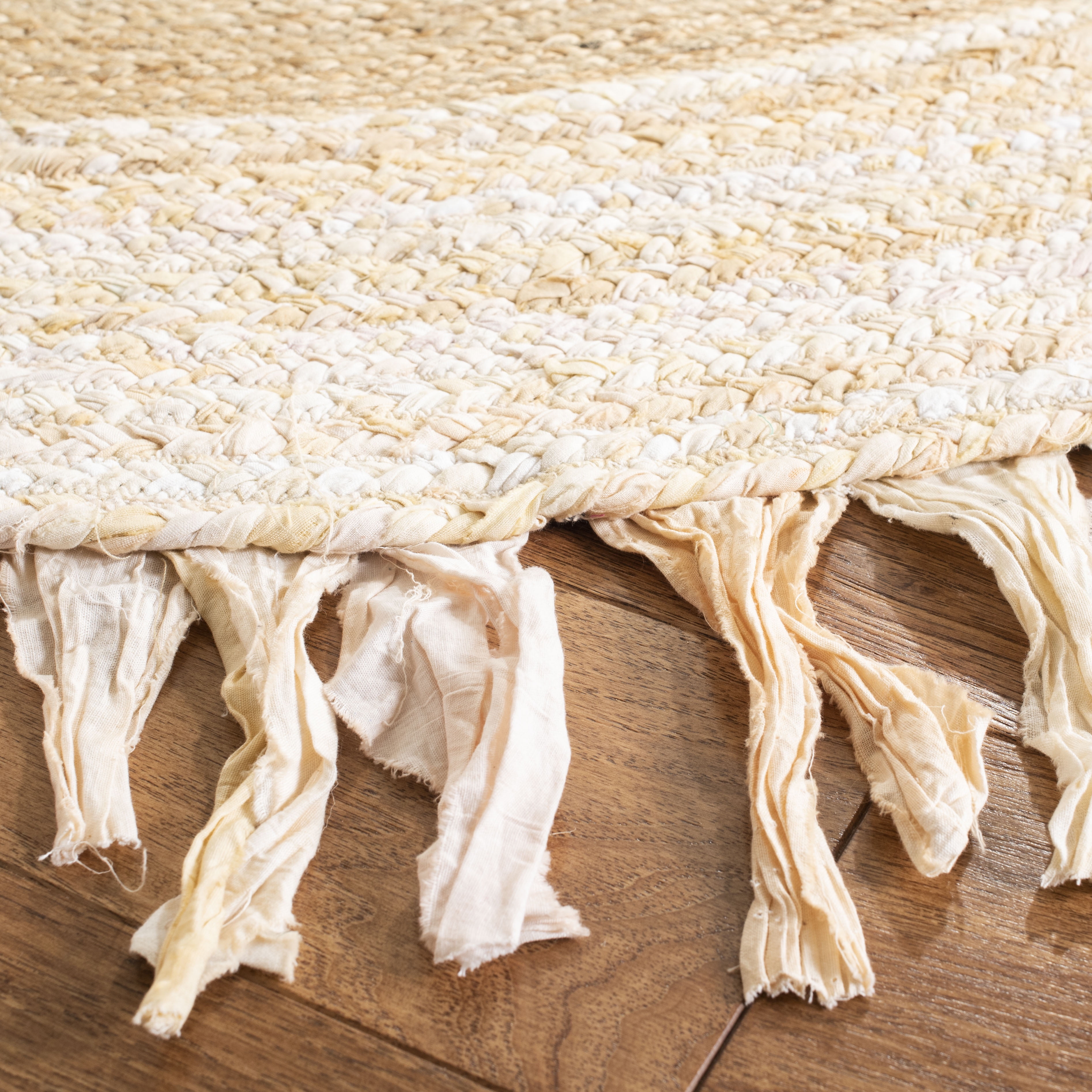 SAFAVIEH Cape Cod Susan Striped Area Rug, Beige/Natural, 5' x 5' Round