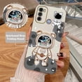 thumbnail image 1 of Funda Con Soporte De Teléfono Para Motorola Moto G60 G62 G72 G50 G52 G53 G30 G42 G82 G22 G60S De Astronauta De Arenas Movedizas, 1 of 4
