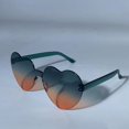 thumbnail image 1 of Gafas de sol transparentes de gelatina de color love para hombres y mujeres, gafas de sol con forma de corazón de melocotón, gafas de sol con forma de corazón, 1 of 6