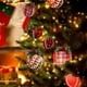 thumbnail image 3 of Advancent 3 piezas de bolas colgantes de árbol de Navidad hechas a mano de punto bolas de hilo de árboles de Navidad suministros de adorno colgante Kits de decoración para fiestas No.04 Advancent HA007790-04B, 3 of 5