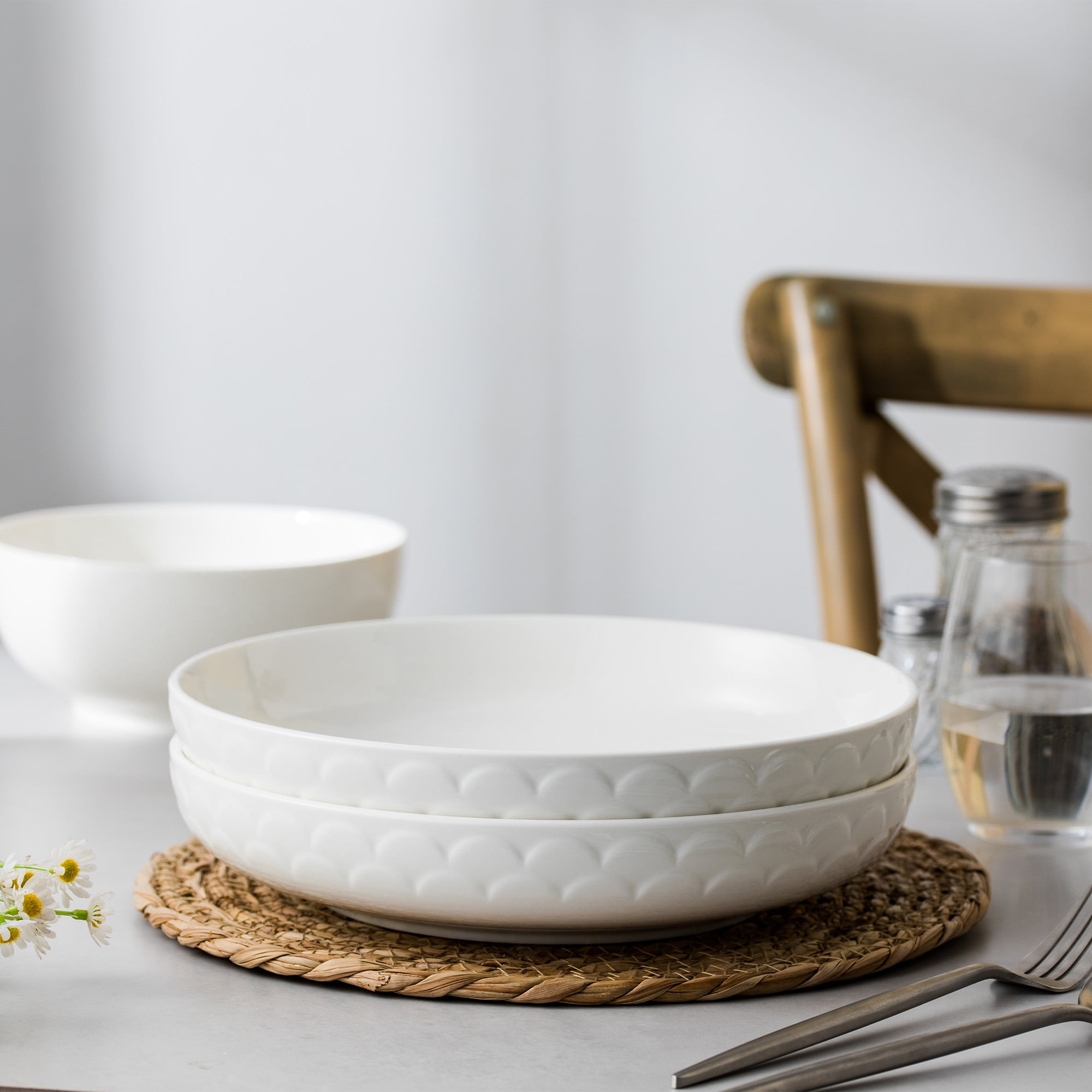 DOWAN 10-Inch White Ceramic Serving Platters, Set of 4 Large Round Plates, 54Oz Pasta Salad Bowls, Dinner Platters, Microwave Dishwasher Safe, Free Scrub Sponge