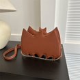 thumbnail image 1 of Bolso de mano con cadena en forma de ala de murciélago para mujer Bolso bandolera con cremallera (marrón), 1 of 8