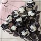 thumbnail image 5 of Wmhsylg Flores artificiales Laelfe 12 piezas de rosas artificiales de seda de tallo largo para decoración del hogar, boda, baño, cocina (negro + blanco), 5 of 7
