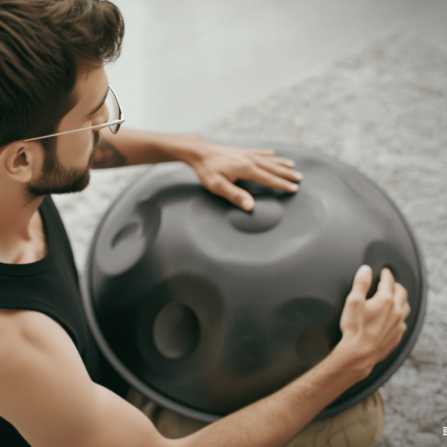 9-Note Black Handpan: Easy for Beginners, Unique Tone, Suitable for Home Creation, Outdoor Performance – Ideal for Music Enthusiasts and Novices