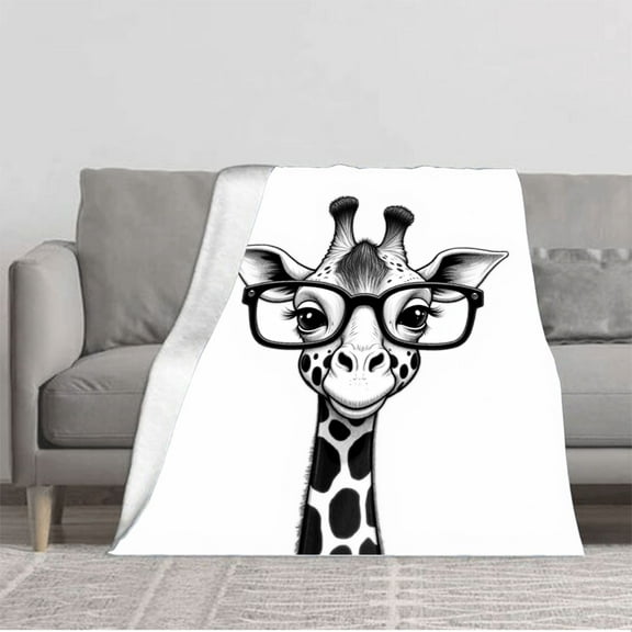 Cozy Flannel Blanket - Soft Warm Durable Perfect for Sofa Travel Bed & Chair - Stylish Giraffe Pattern Design