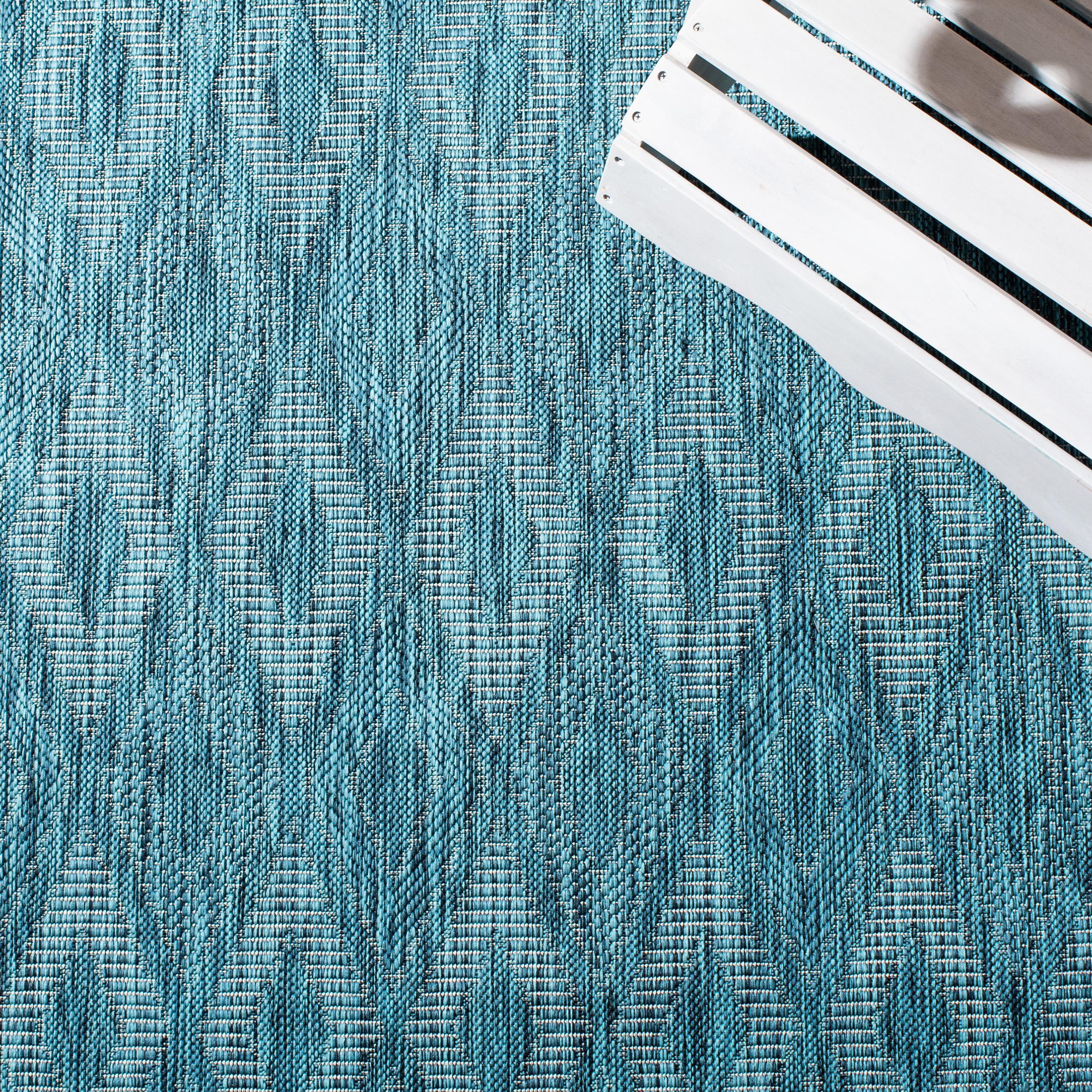 Safavieh Courtyard Teodor Geometric Indoor/Outdoor Area Rug, Turquoise/Blue, 2' x 3'7"