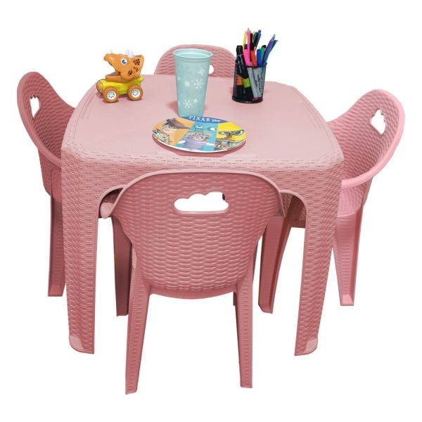 Kit Mesa Cuadrada con 4 Sillas tipo Rattan Rosa
