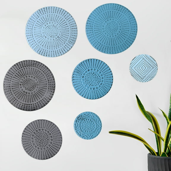 7Pcs Metal Disc Wall Decor Blue Disc Wall Art Modern Style Metal Round Plate Wall Decorations Blue Wall Art Hanging Decor Elegant Circular Plate Wall Decor for Living Room Bedroom