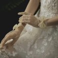 thumbnail image 4 of Guantes de encaje cortos color champán Accesorios de boda Guantes de novia elegantes para mujer, 4 of 5